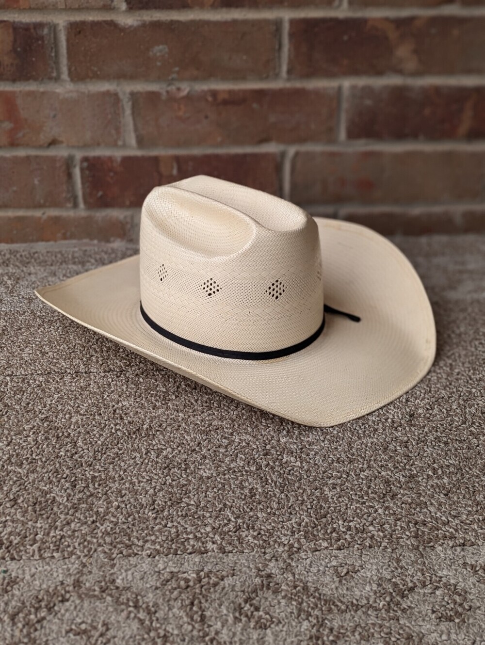 American Hat Company 7200 Vintage Straw Cowboy Hat 7 3/8 Ivory Black Leather Trm